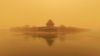 Furtuna de nisip lovește Beijingul, calitatea aerului "periculoasă"