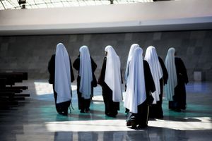 Măicuțe „periculoase” forțate să părăsească mănăstirea