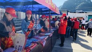 O idee de cadou de Anul Nou Chinezesc: calendar PCC Anti-Xie-Jiao