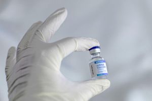 Chinezii primesc cu brațele deschise vaccinul Pfizer