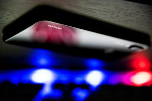 Directorul financiar al Huawei, liber să meargă în China