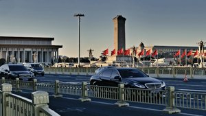 O campanie de vaccinare în stil comunist și ce înseamnă aceasta pentru oameni